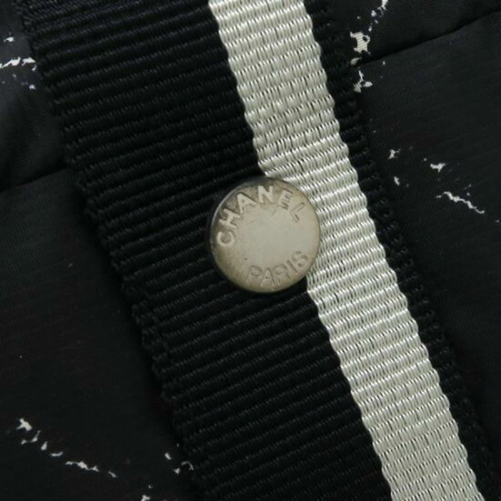 Chanel Boston - Picture 5 of 9